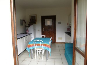 Porto Pozzo SVENDO causa inutilizzo trilocale vicino al mare ..AFFARE !!!!!