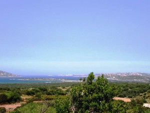 Porto Pozzo bilocale fronte mare Occasione imperdibile