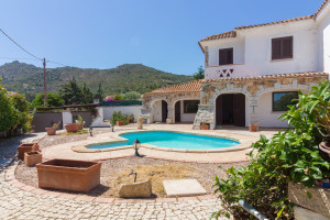 San Teodoro, localita’ Lu Fraili, splendida villetta con piscina.