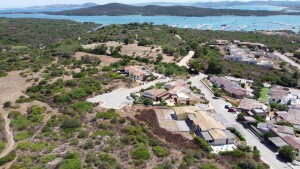Porto Pozzo,  Occasione villa di testa Vista e vicinanza mare. Chiavi in mano.